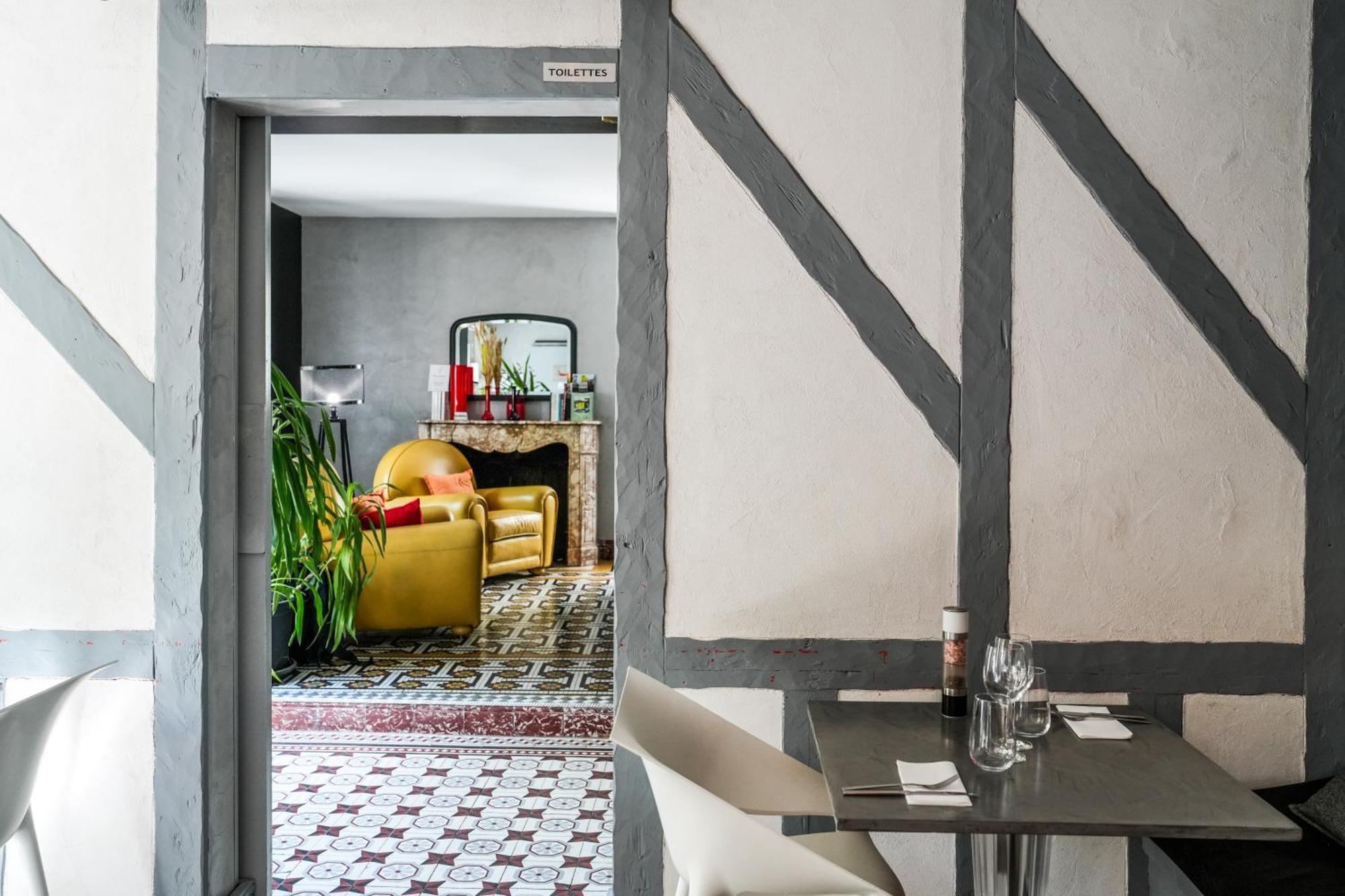 Logis Hotel & Restaurant Le Cadet De Gascogne Saint-Justin  Εξωτερικό φωτογραφία