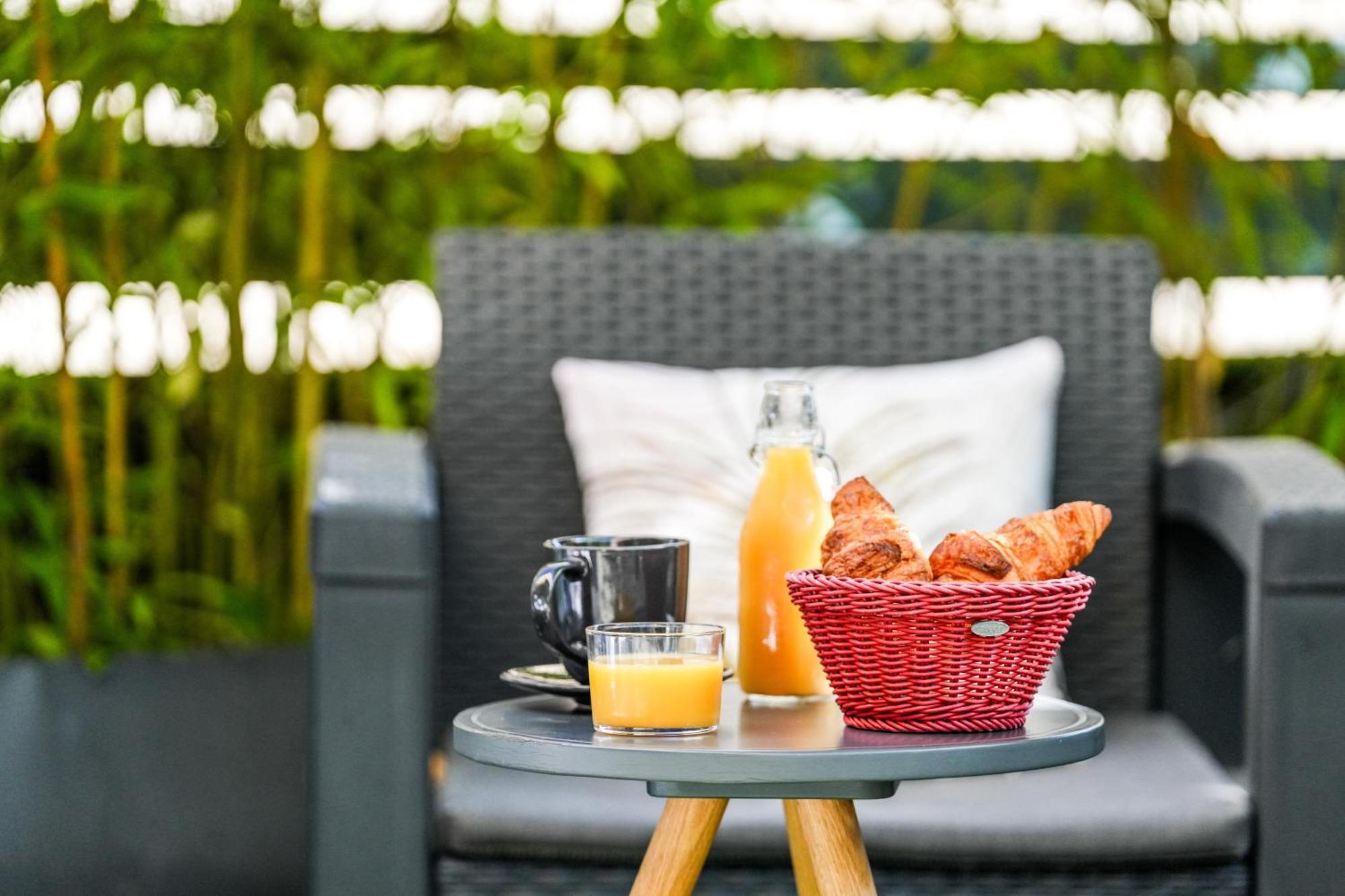 Logis Hotel & Restaurant Le Cadet De Gascogne Saint-Justin  Εξωτερικό φωτογραφία