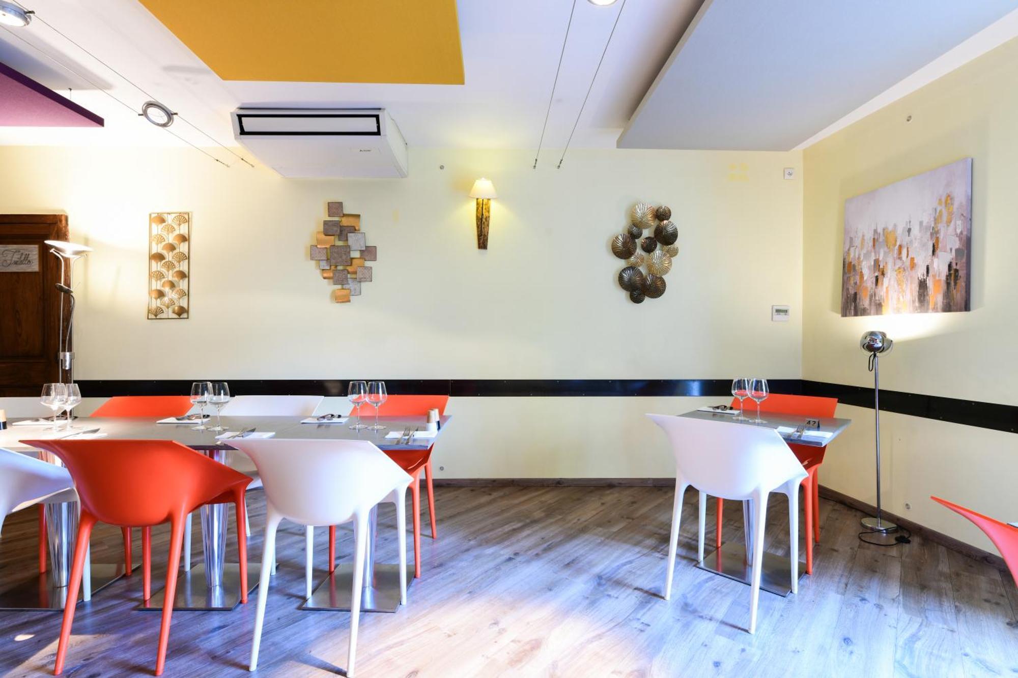 Logis Hotel & Restaurant Le Cadet De Gascogne Saint-Justin  Εξωτερικό φωτογραφία
