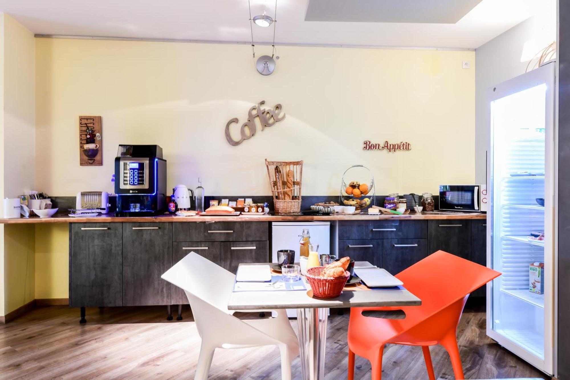 Logis Hotel & Restaurant Le Cadet De Gascogne Saint-Justin  Εξωτερικό φωτογραφία